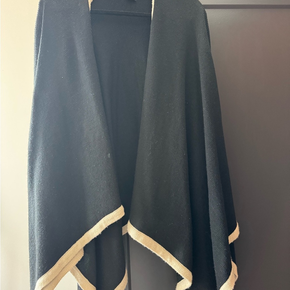 Cejon Black and Cream Shrug with Contrasting Trim
